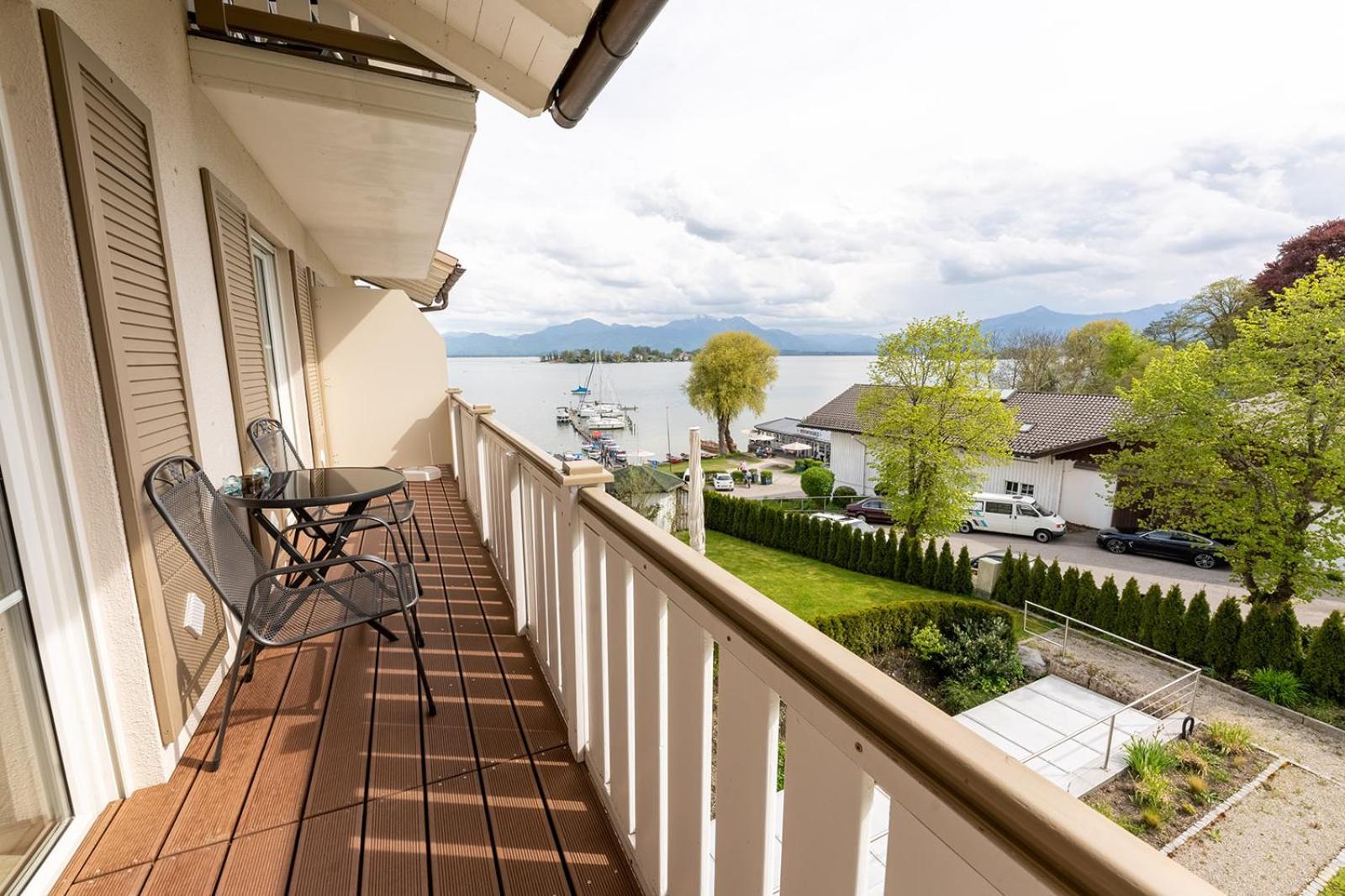 Chiemseestern Vacation & Recreation "Adults Only" Gstadt am Chiemsee Chambre photo